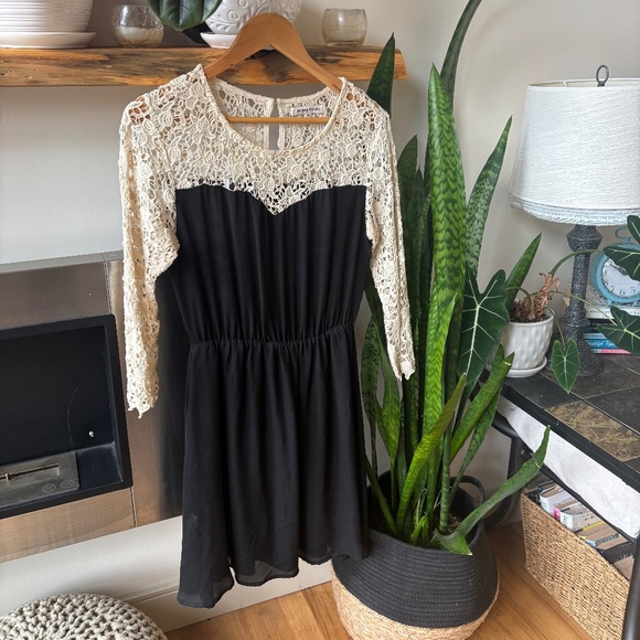 Jealous Tomato Lace and Chiffon Dress - Picture 1 of 5